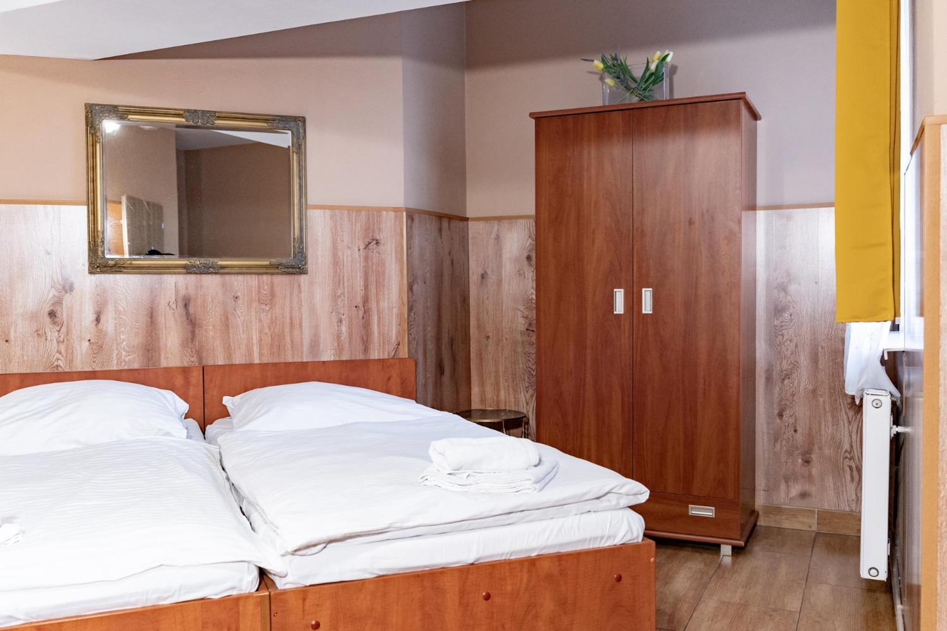 Hotel Taurus Ostrava Bagian luar foto