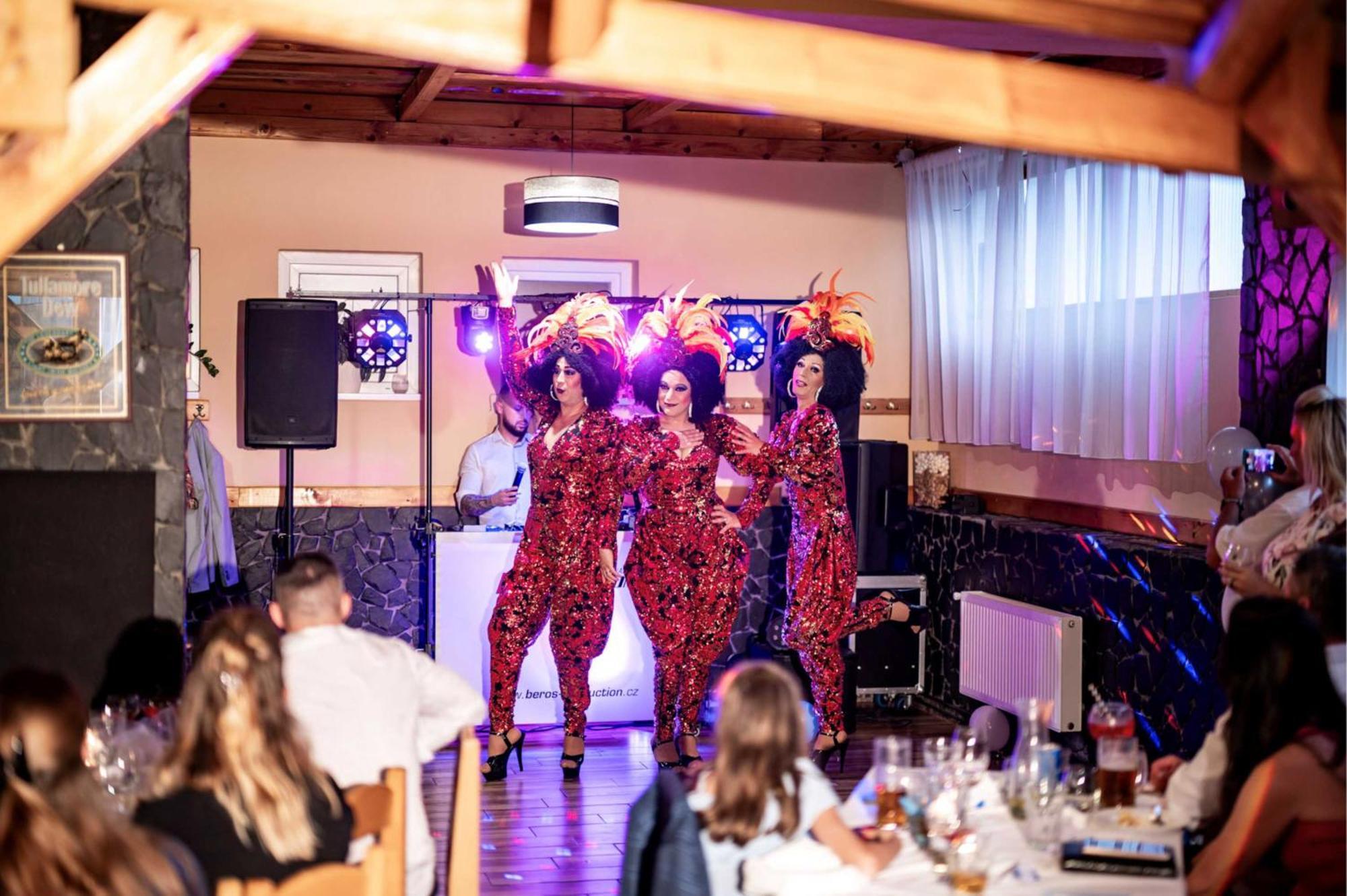 Hotel Taurus Ostrava Bagian luar foto