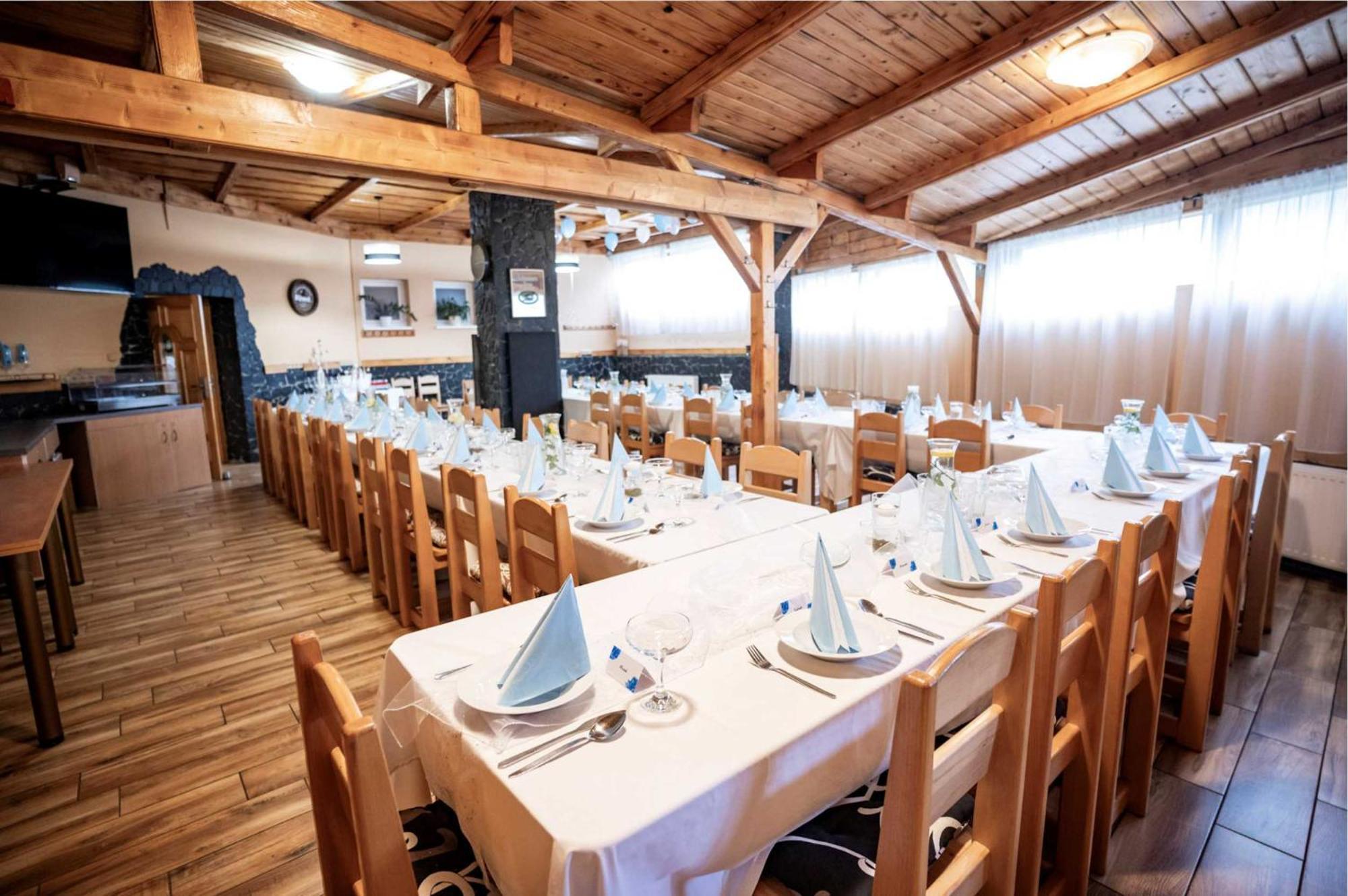 Hotel Taurus Ostrava Bagian luar foto
