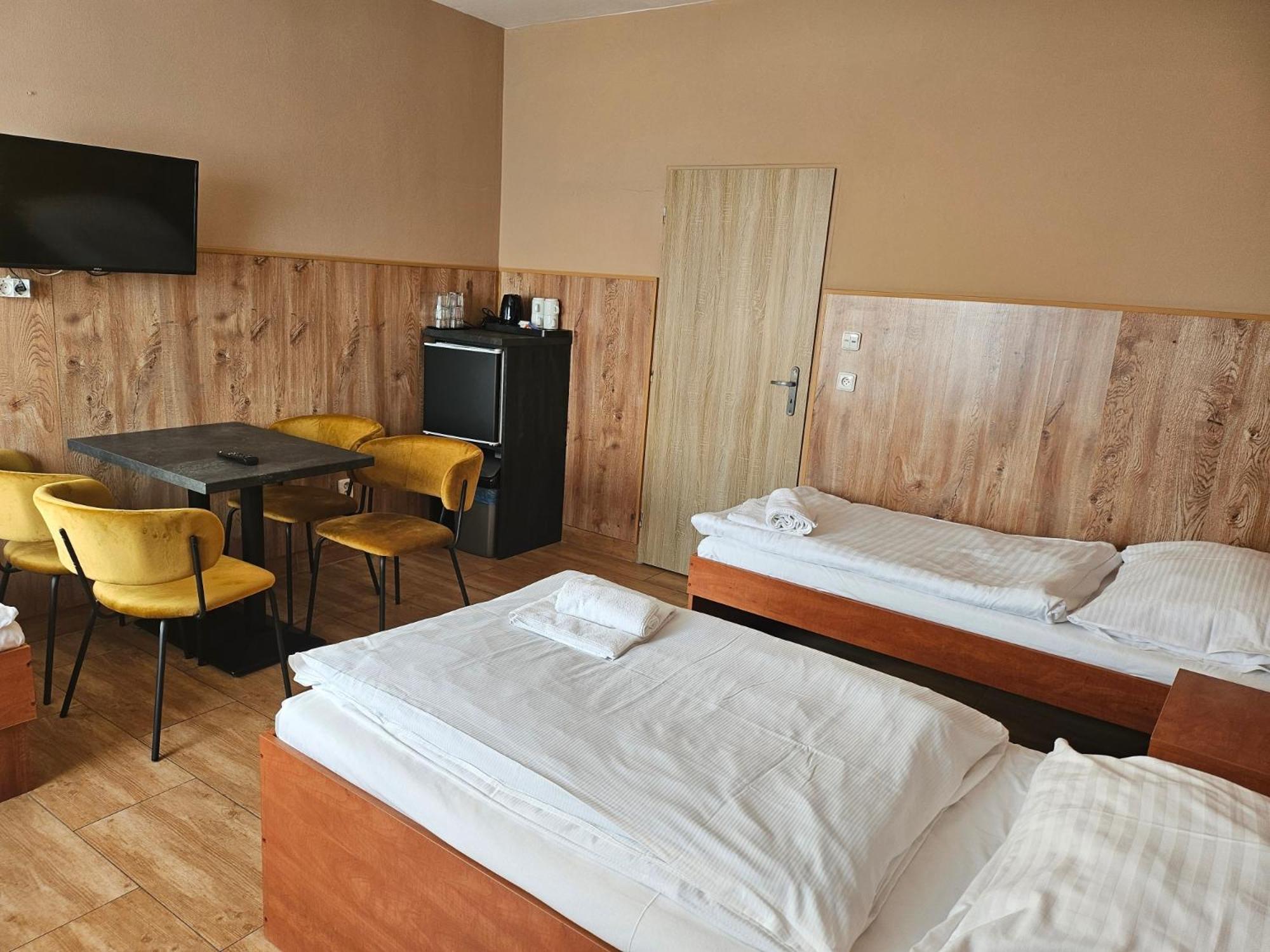 Hotel Taurus Ostrava Bagian luar foto