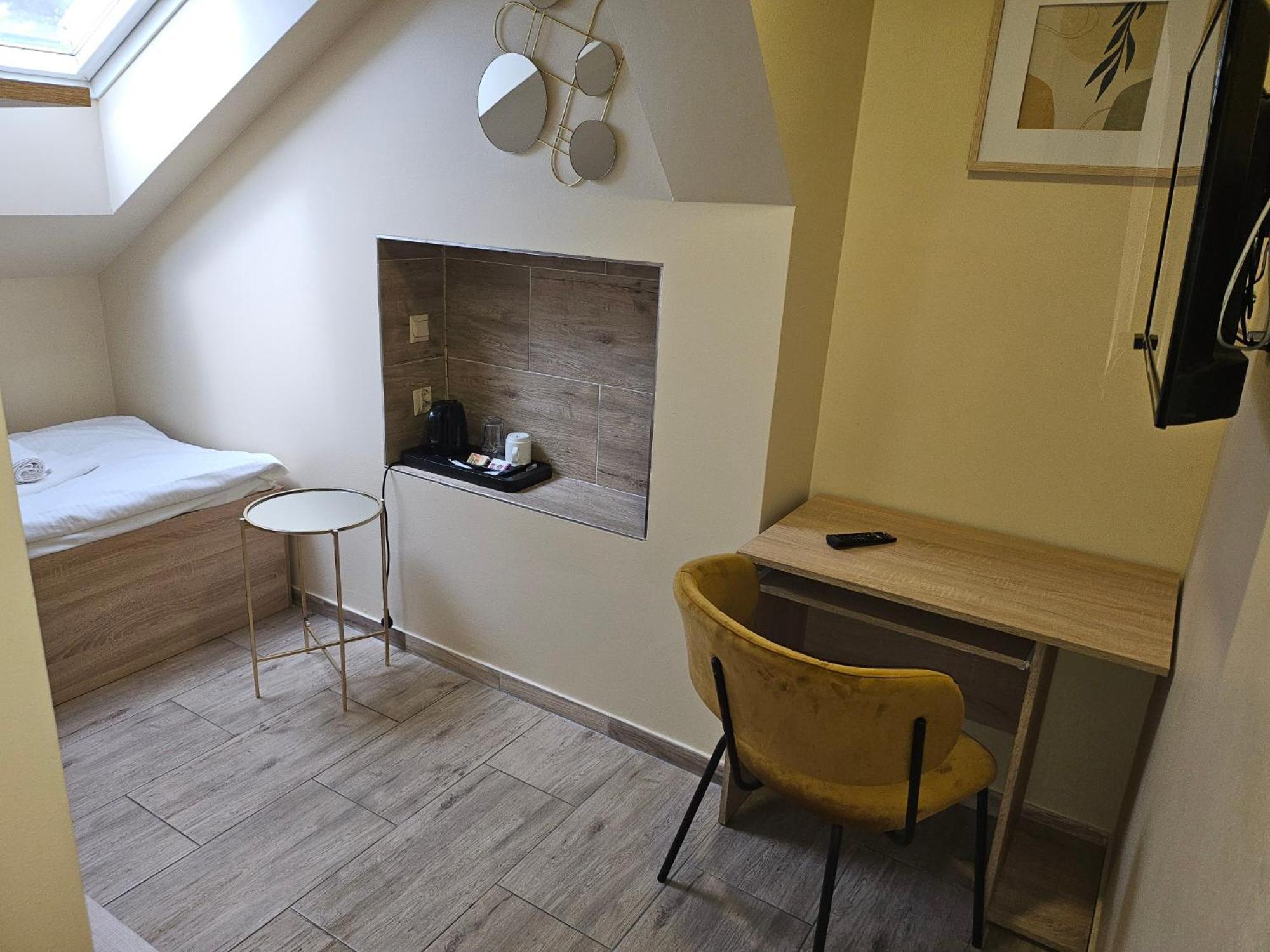 Hotel Taurus Ostrava Bagian luar foto