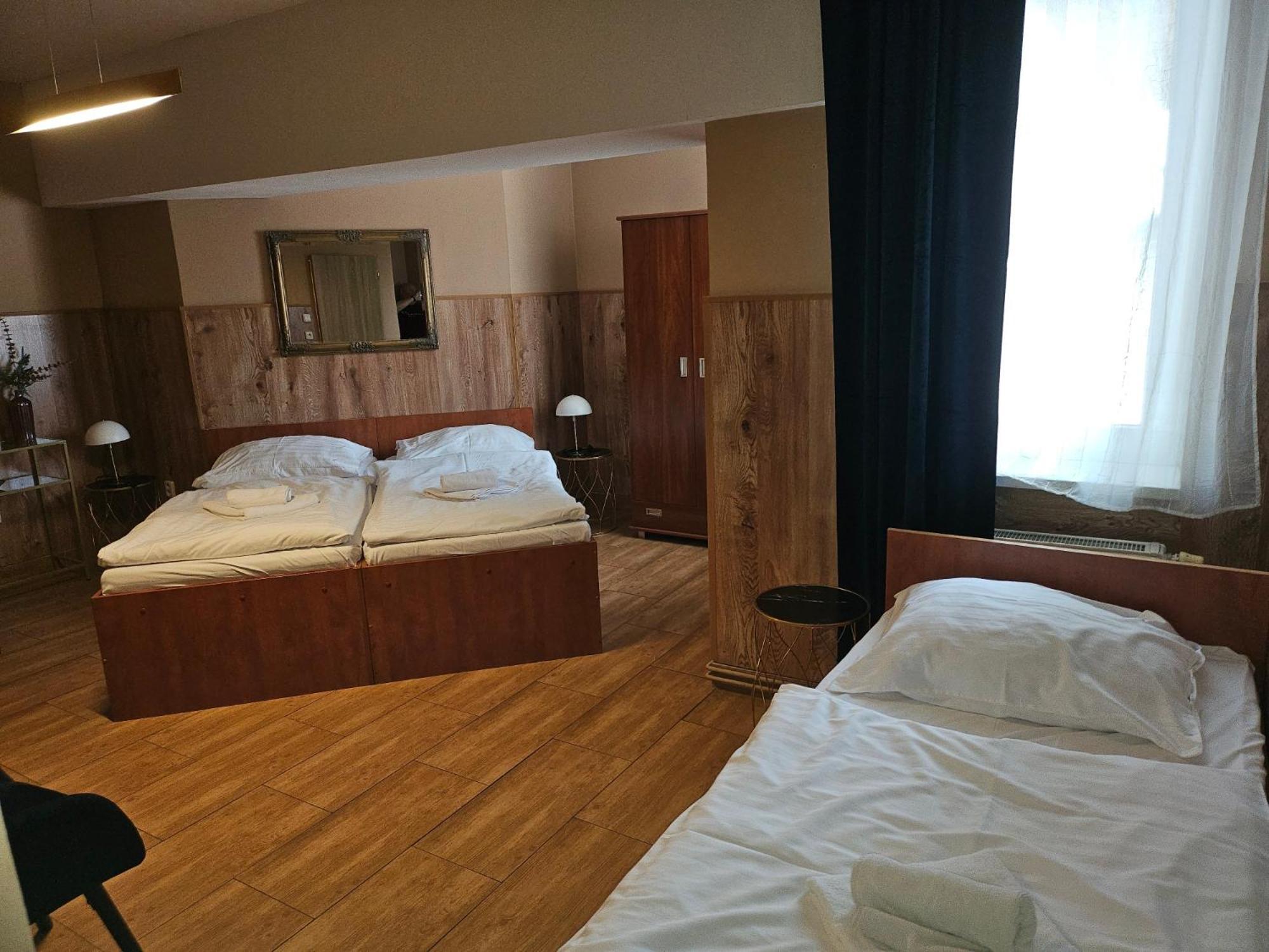 Hotel Taurus Ostrava Bagian luar foto