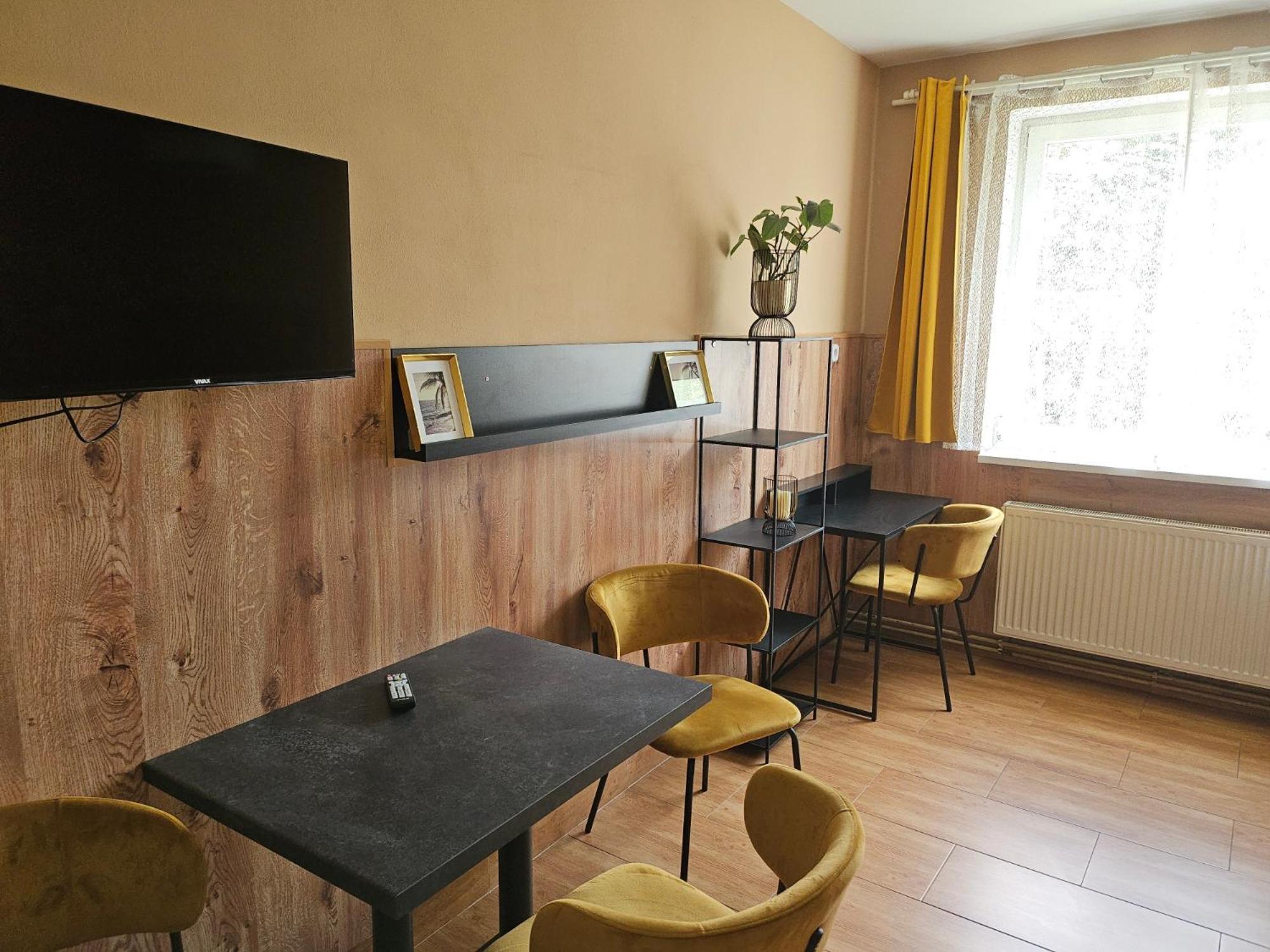 Hotel Taurus Ostrava Bagian luar foto