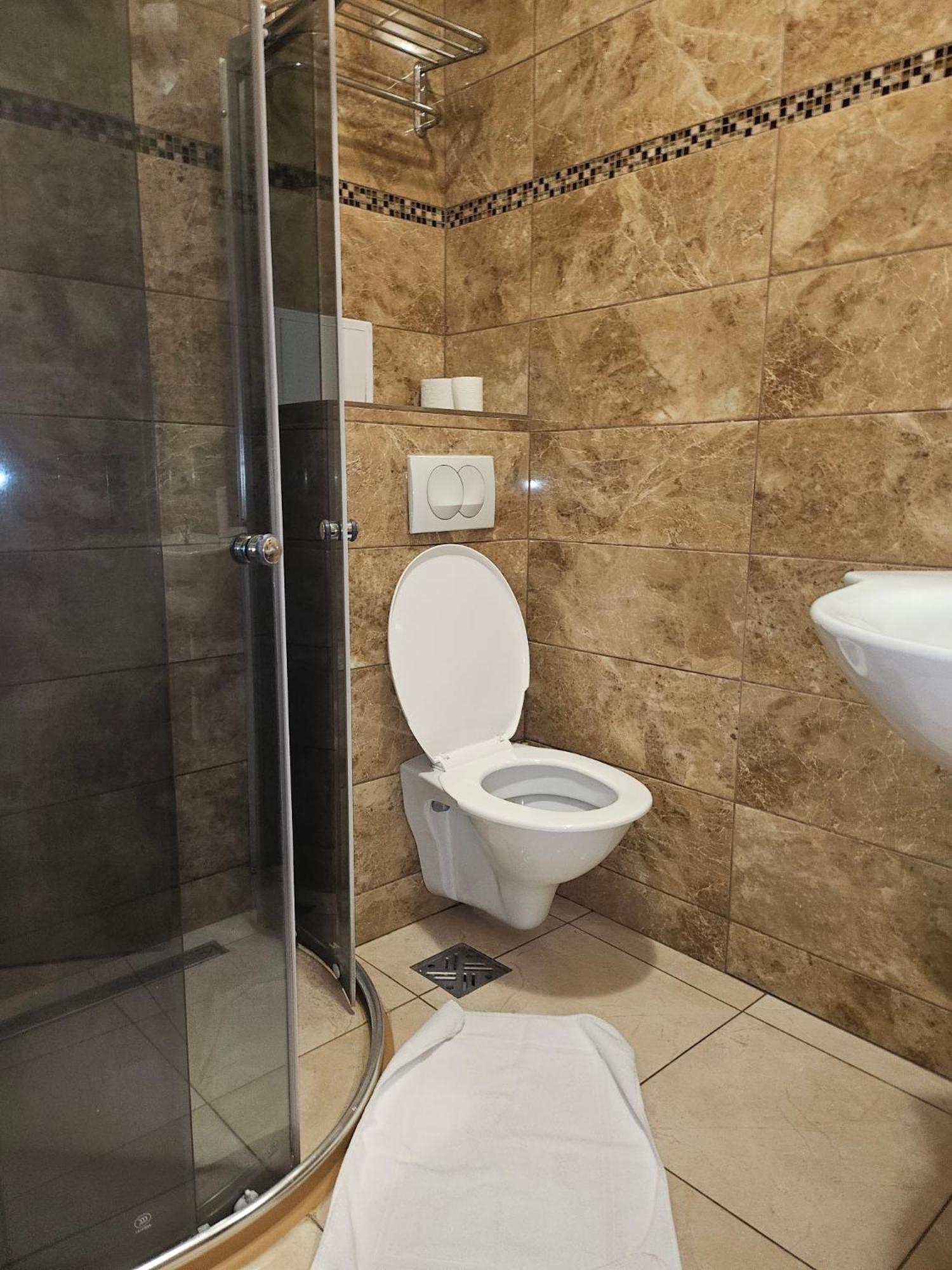 Hotel Taurus Ostrava Bagian luar foto