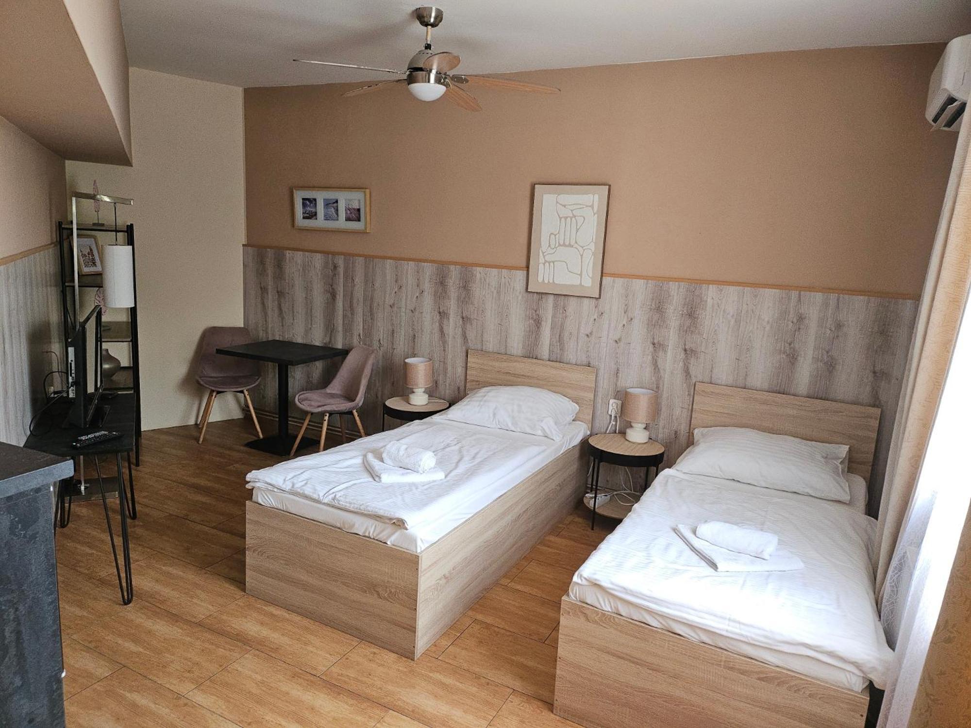 Hotel Taurus Ostrava Bagian luar foto